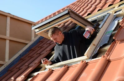 Pose de fenêtres de toit Velux à Tudelle